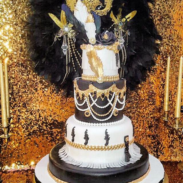 Chic Gatsby Themed Wedding Table Cake