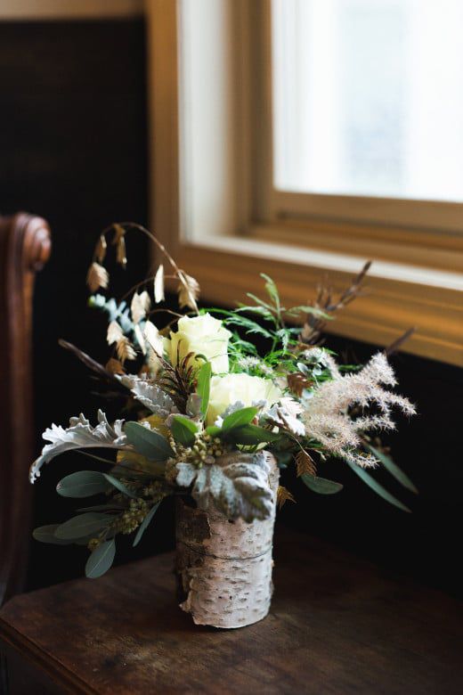 Romantic-Winter-Rustic-Wedding-Flower-Arrangement