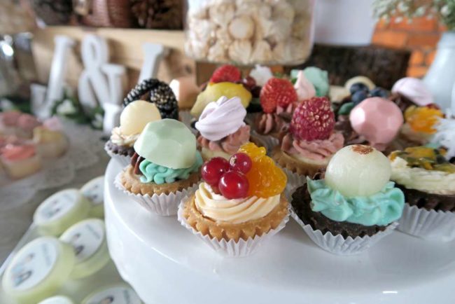 Simply-Sweet-Rustic-Wedding-Party-yummy-sweets